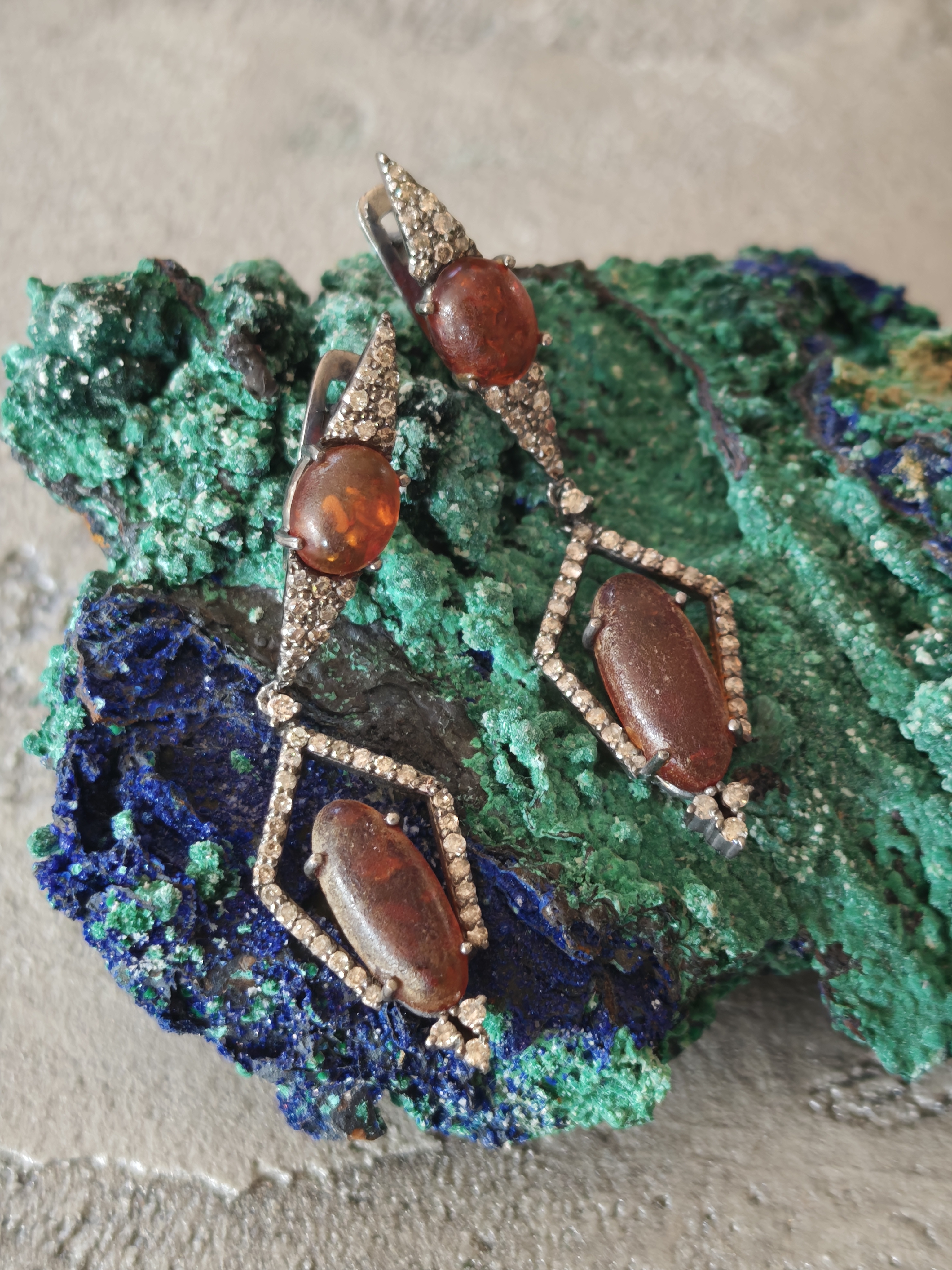 Antika Kehribar Elmas Küpe