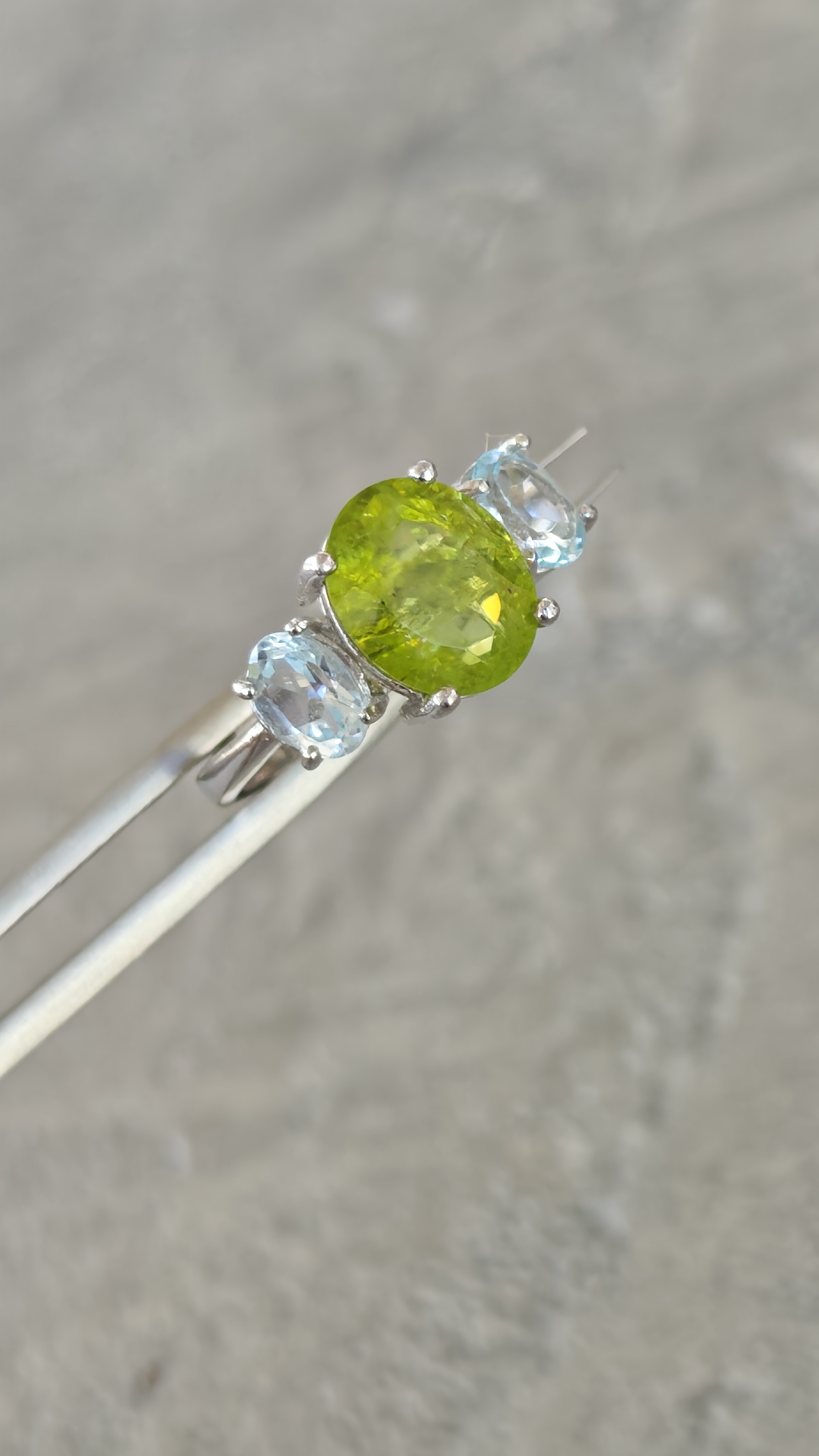 Prinat ve Mavi Topaz Yüzük