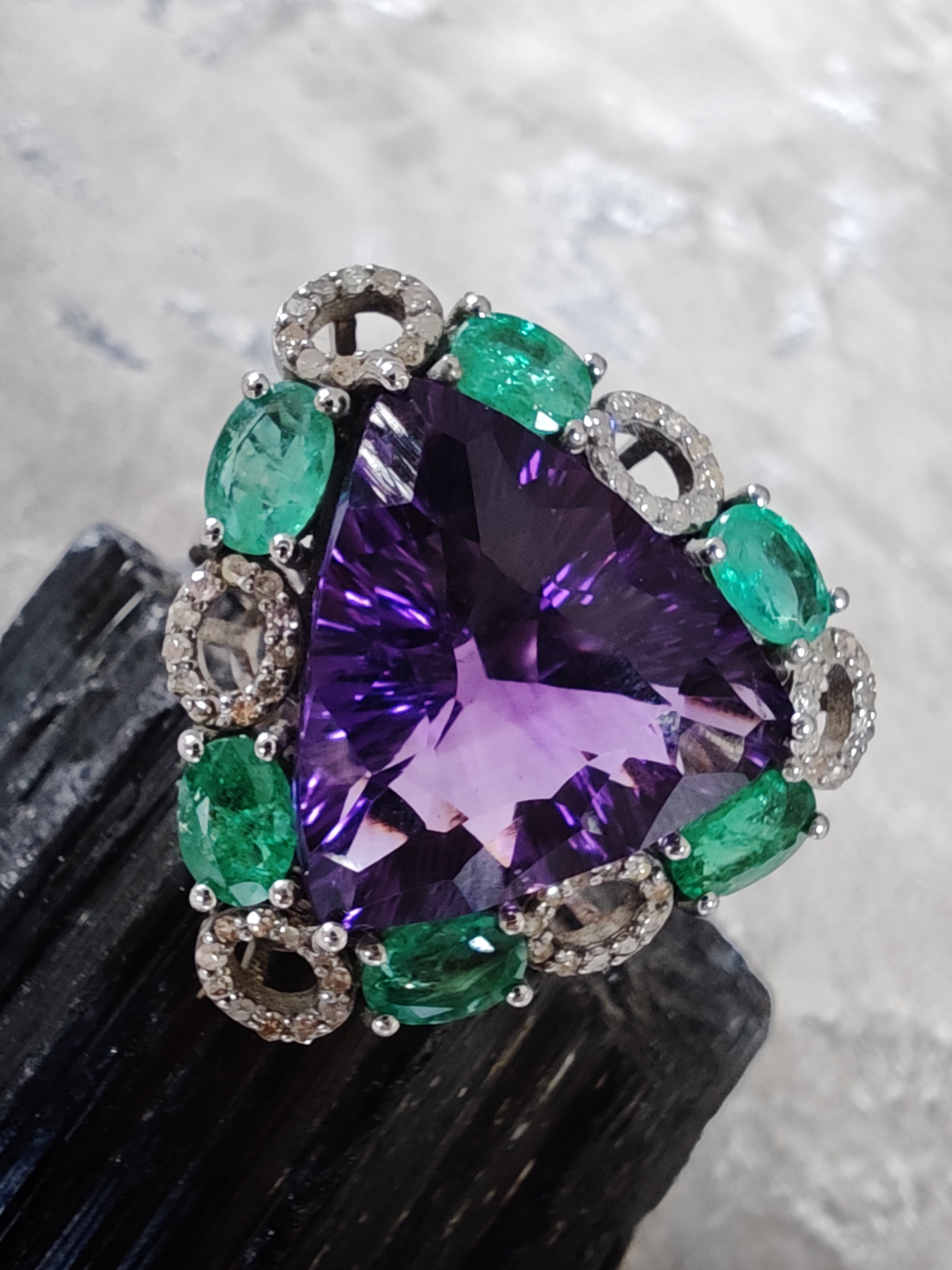 Ametist Zümrüt Elmas Yüzük