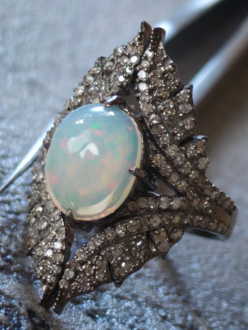 Opal Elmas (Bence Zühre)