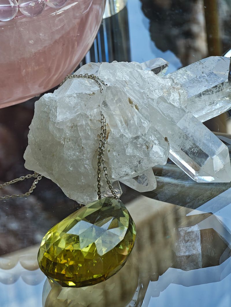 221 Carat Limon Kuvars Kolye-Tek-