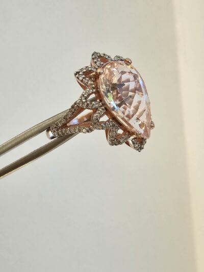 PEMBE TOPAZ VE ELMAS YÜZÜK