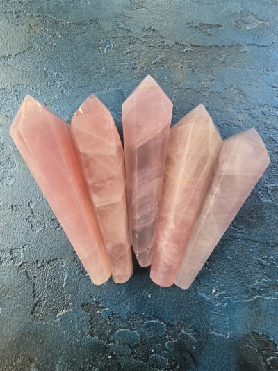 PEMBE KUVARS KAZIK