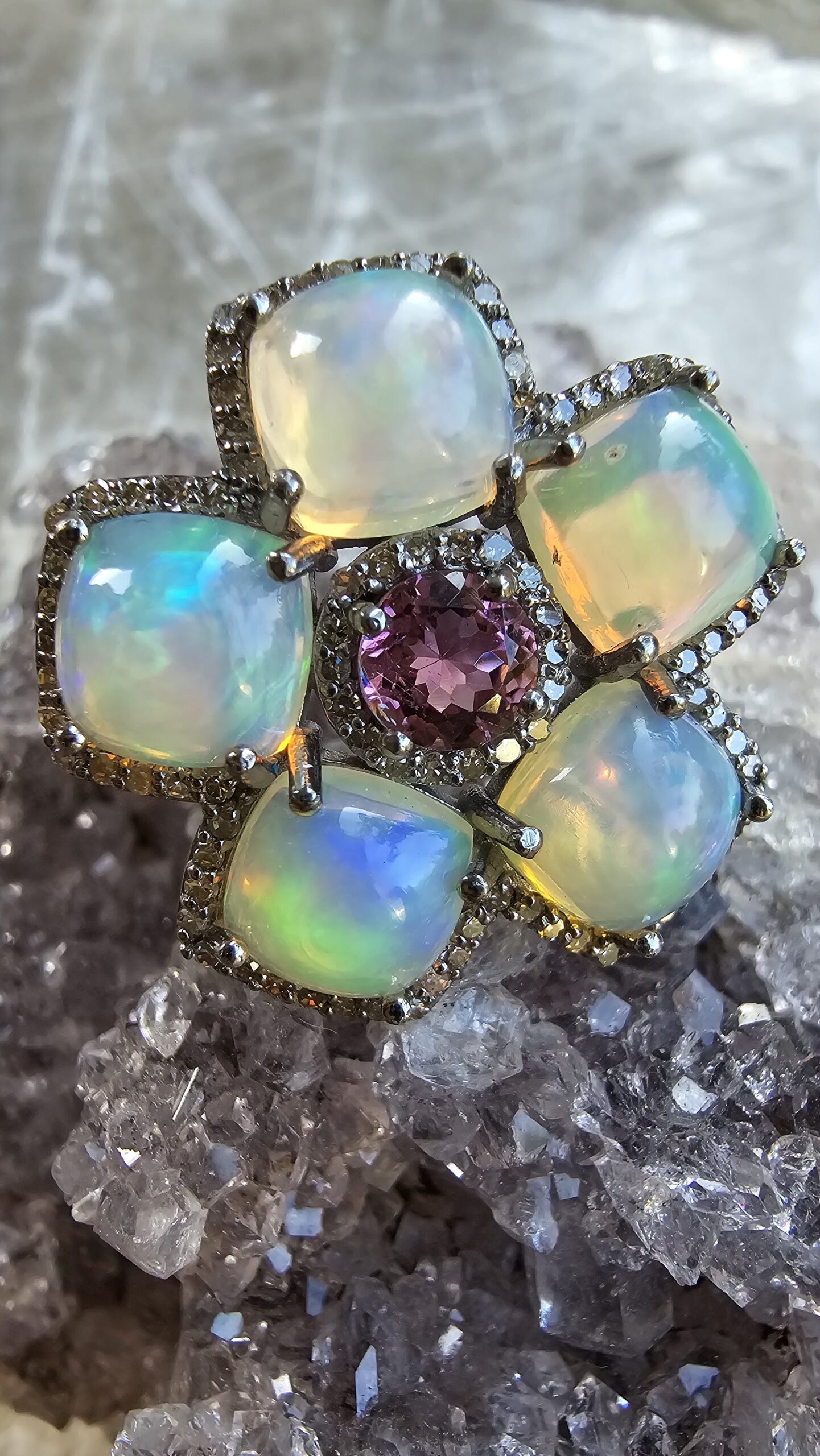 1000182055-scaled-1.jpg OPAL KUNZİT ELMAS YÜZÜK - Görsel 1