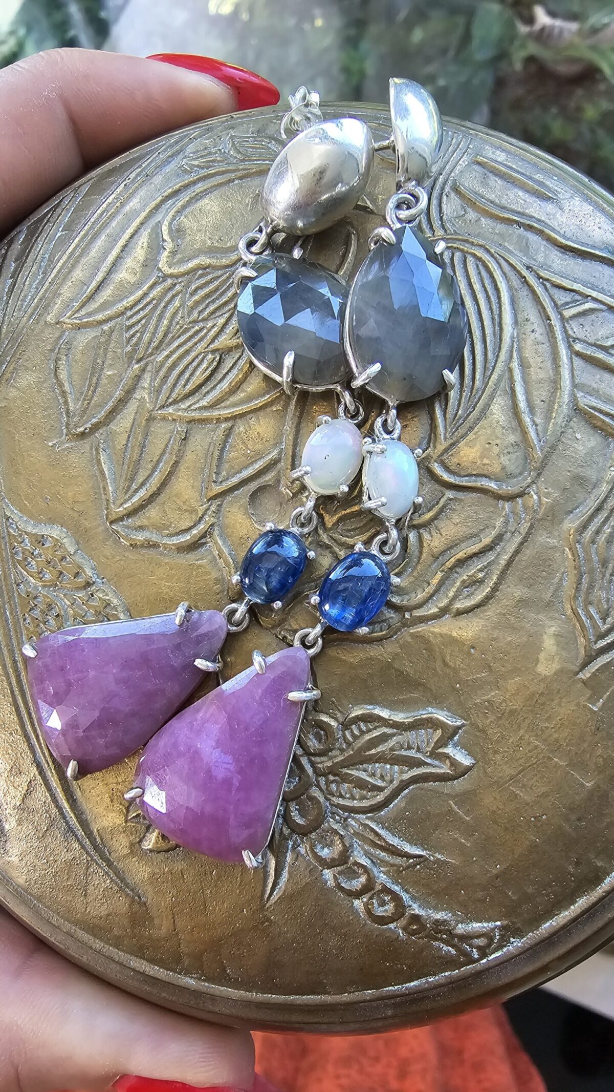 TANRIÇA SERİSİ SAFİR KÜPE - Görsel 4