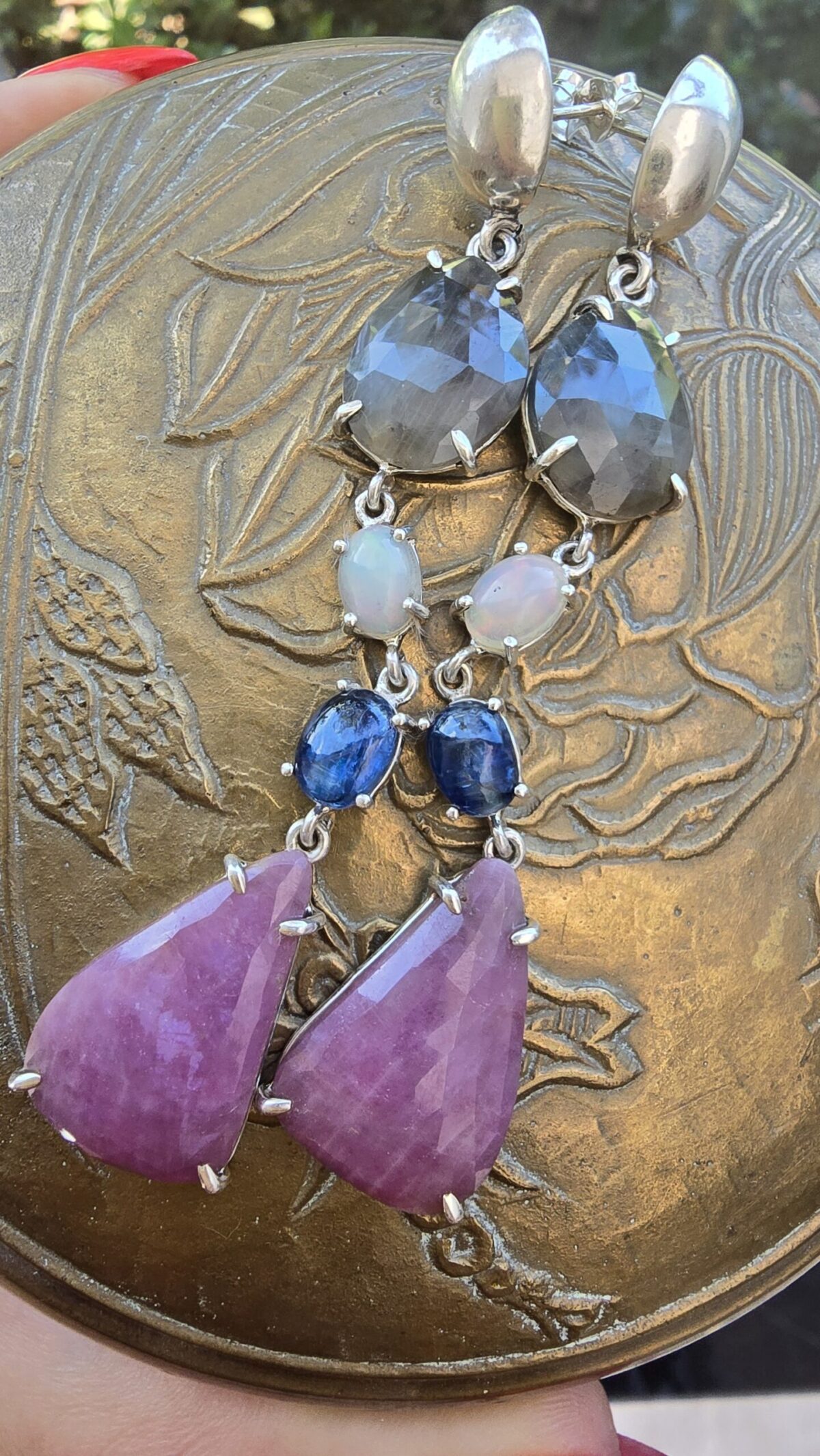 TANRIÇA SERİSİ SAFİR KÜPE - Görsel 1