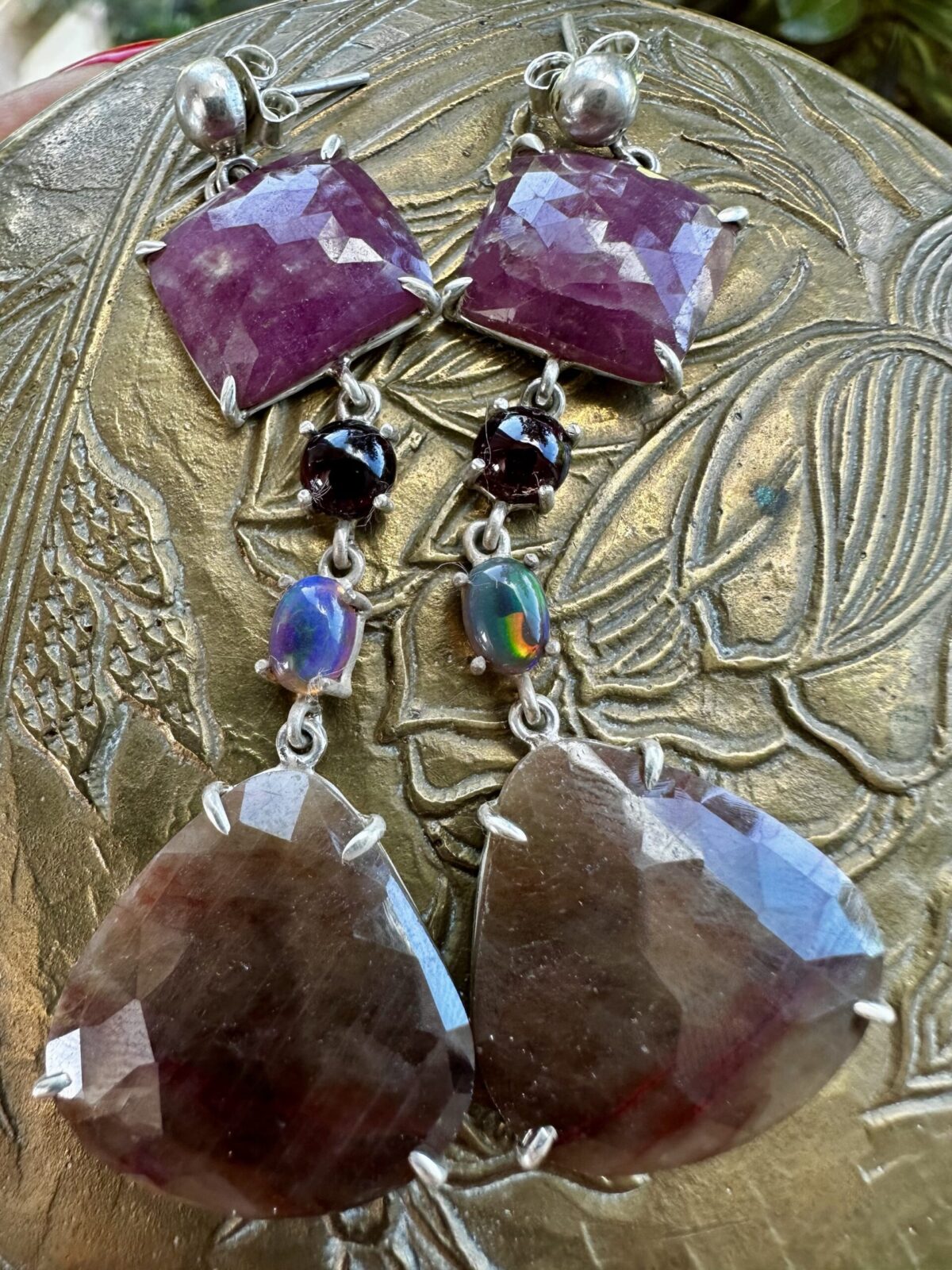 TANRIÇA SERİSİ SAFİR KÜPE - Görsel 1