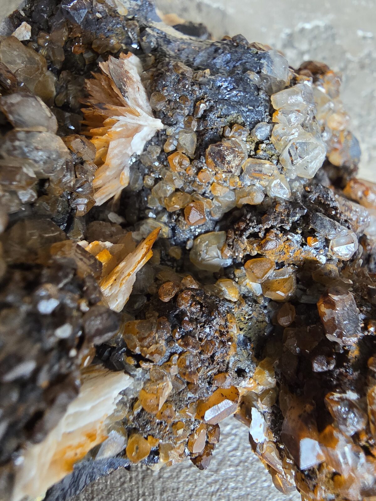 CERUSSITE MİNERALİ GEM - Görsel 2