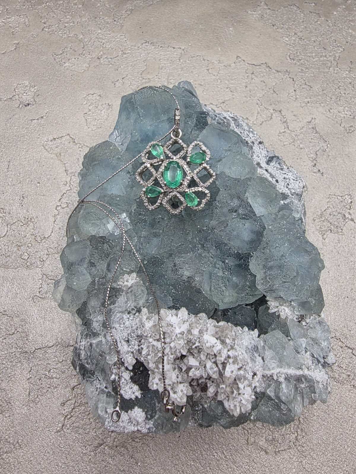 ZÜMRÜT ELMAS KOLYE - Görsel 2