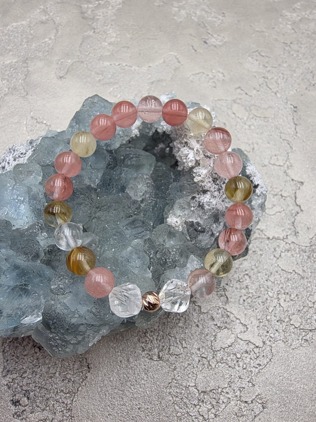 GÜL KUVARS VE LEMURYAN BİLEKLİK - Görsel 2