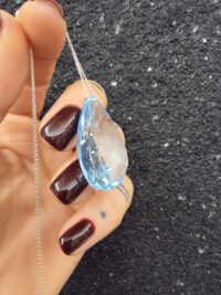 50 Karat Mavi Topaz Kolye