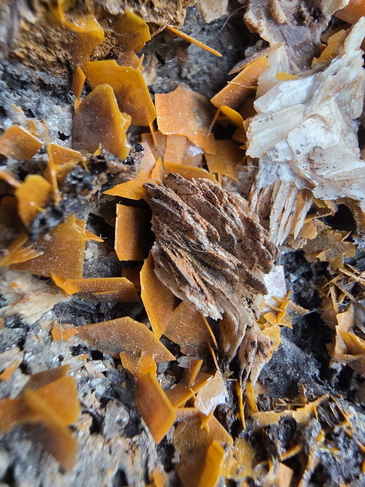 CERUSSITE MİNERALİ GEM - Görsel 4