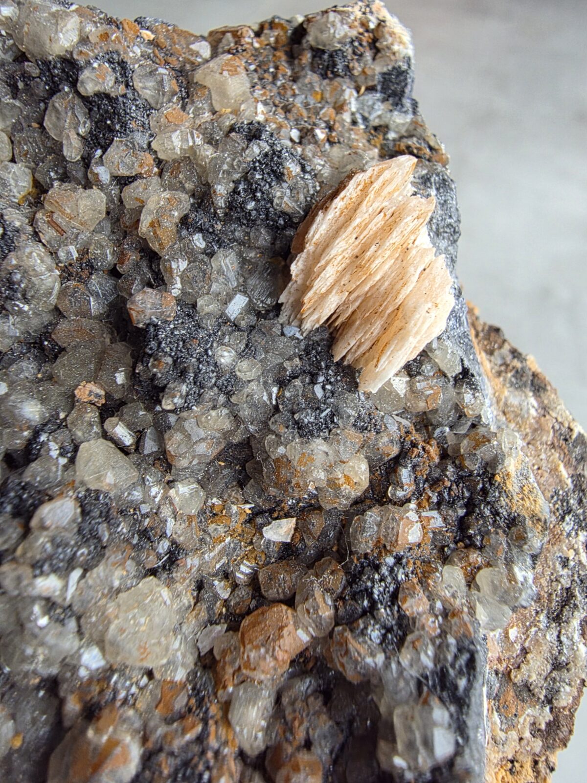 CERUSSITE MİNERALİ GEM - Görsel 2