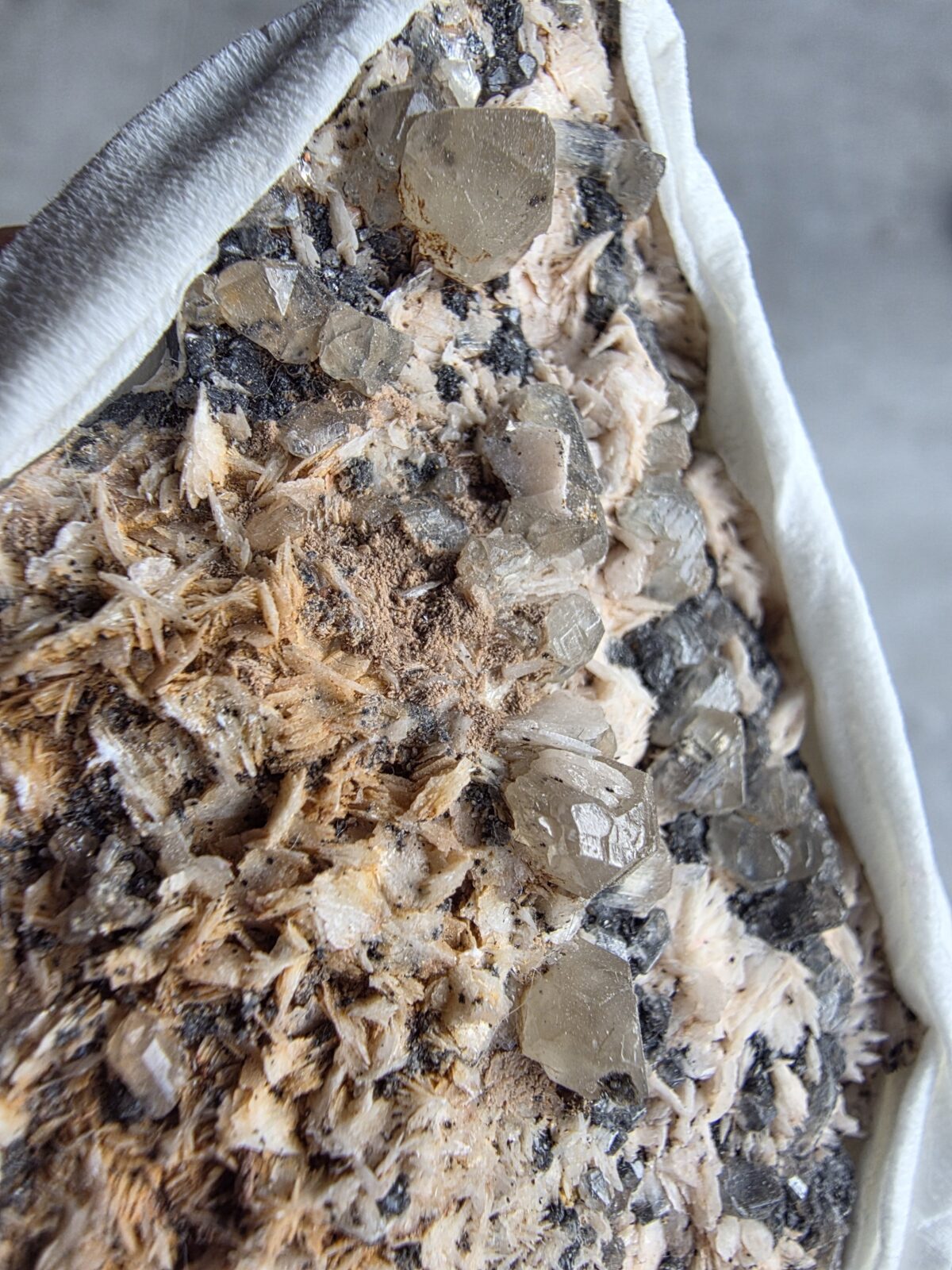 CERUSSITE MİNERALİ GEM - Görsel 2