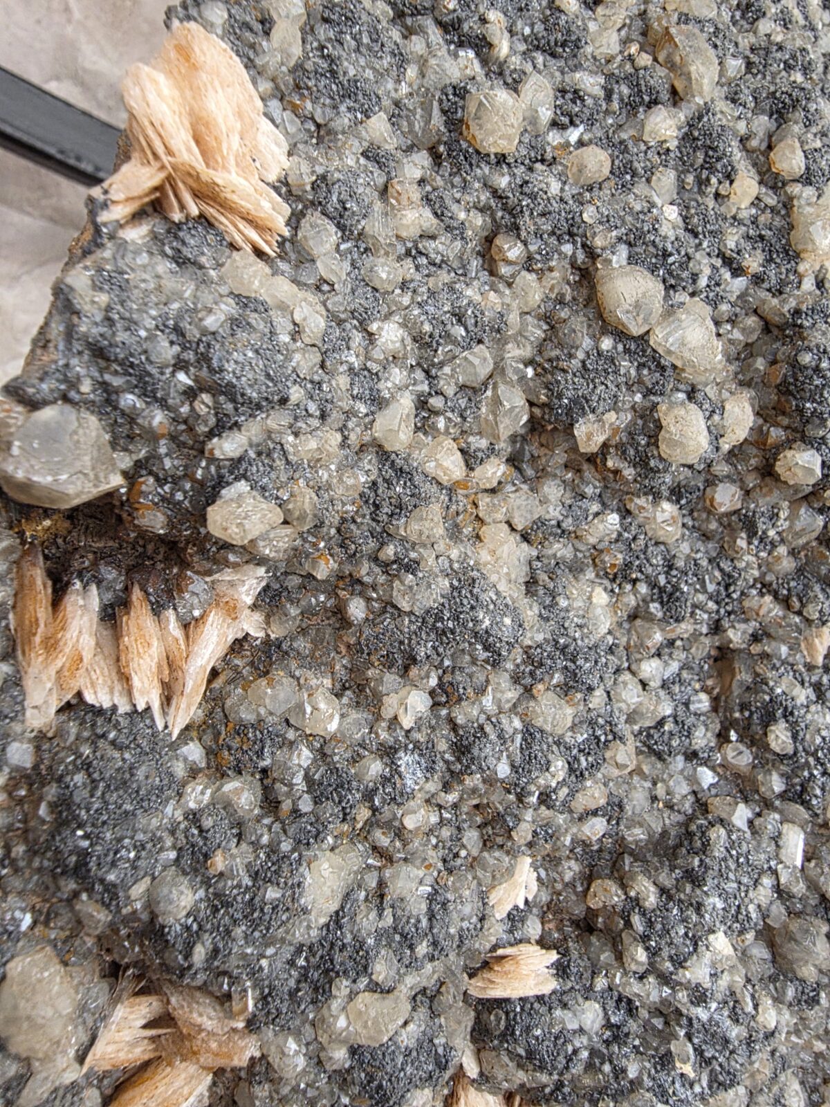 STANDLI CERUSSITE MİNERALİ GEM - Görsel 4