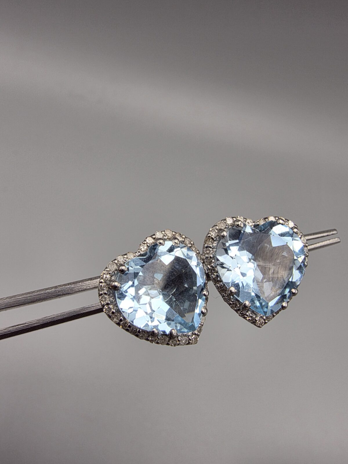 Topaz Pırlanta Kalp Küpe - Görsel 2